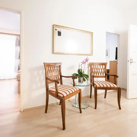 Madar Café Restaurant Zum Fürsten Mini-hôtel 2*