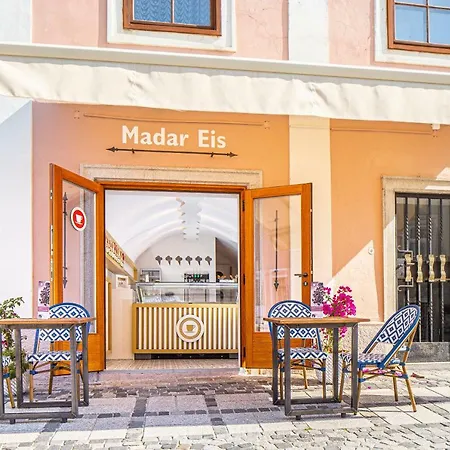 Πανδοχείο Madar Cafe Restaurant Zum Fuersten