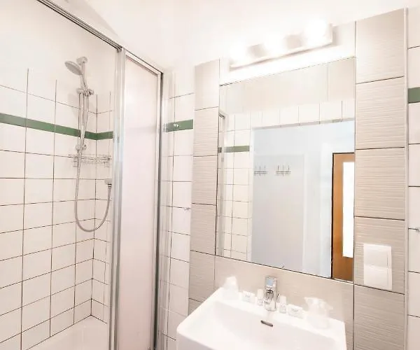 Herberg Madar Cafe Restaurant Zum Fuersten