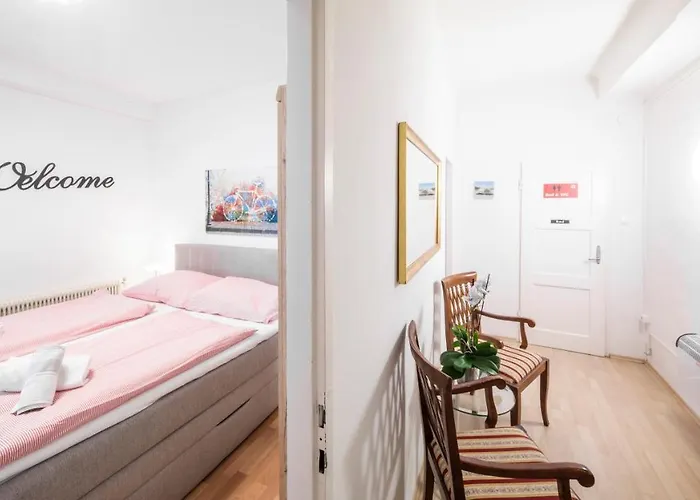 Herberg Madar Cafe Restaurant Zum Fuersten 2*