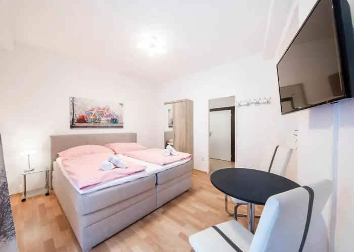 Madar Cafe Restaurant Zum Fuersten 2*