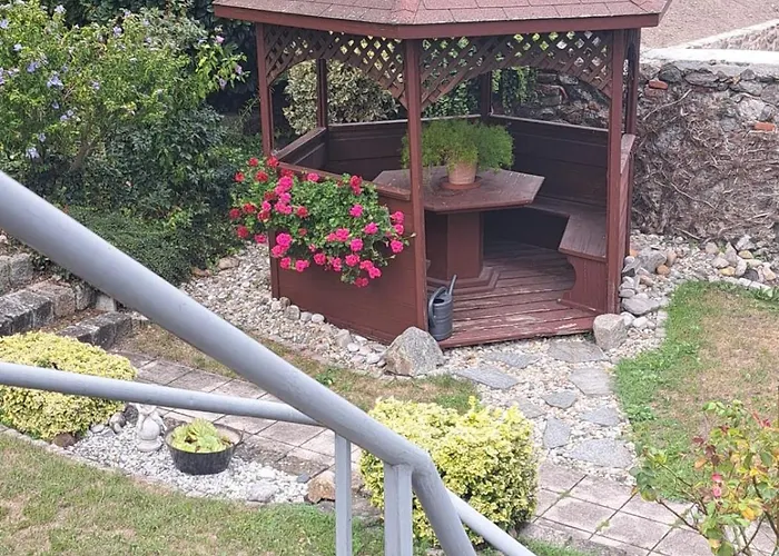 Madar Cafe Restaurant Zum Fuersten 2*