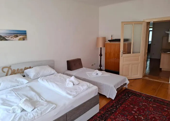 Madar Cafe Restaurant Zum Fuersten Melk