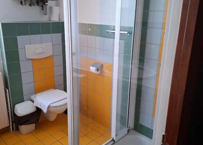 Madar Cafe Restaurant Zum Fuersten Herberg