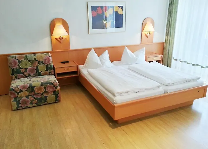 Madar Cafe Restaurant Zum Fuersten Herberg