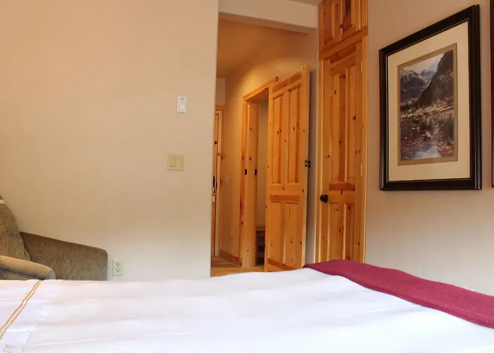 Madar Cafe Restaurant Zum Fuersten 2*