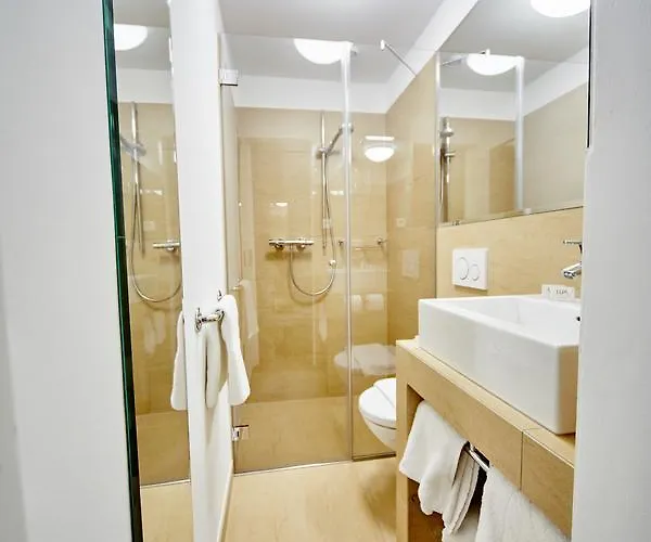 Herberg Madar Cafe Restaurant Zum Fuersten Melk